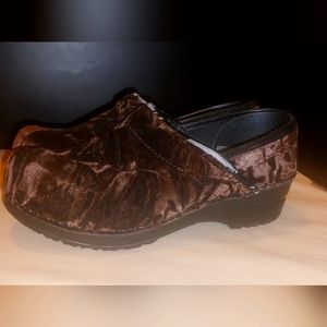 Dansko shoes size 37 RGUC Brown Velvet material